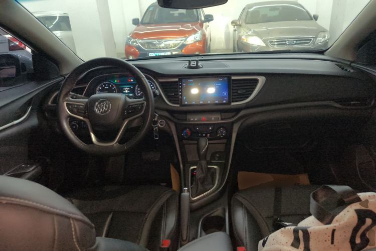 Used Buick Excelle GX 2018 18T Automatic Elite Model Center Console