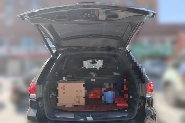 Used Jeep Grand Cherokee 2015 3.0TD Diesel Elite Navigation Edition Trunk