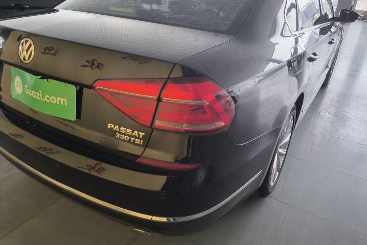 Used Volkswagen Passat 2017 330TSI DSG Luxury Edition Exterior 3