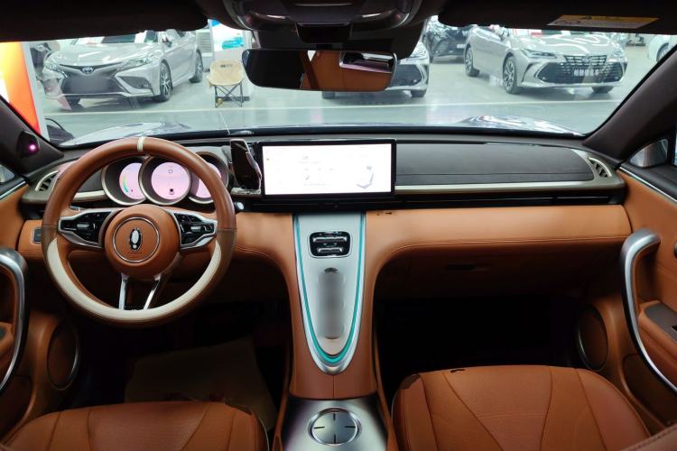 Used ORA Lightning Cat 2022 555 km Luxury Edition Center Console