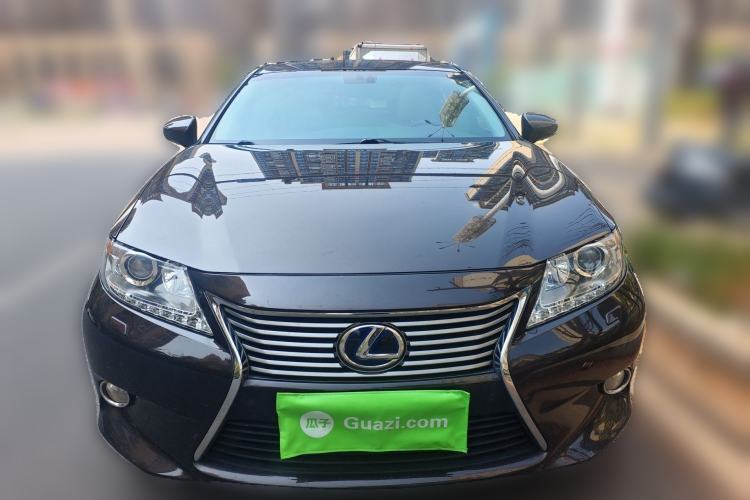 Used Lexus ES 2013 300h Elite Edition