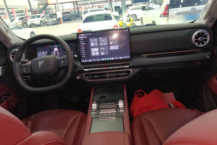 Used Tank 300 2025 2.4T Diesel Version
