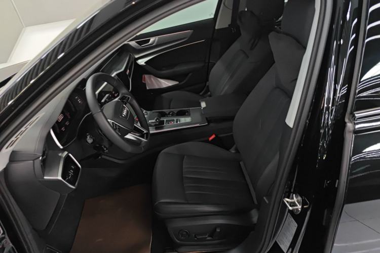 Used Audi A6 2023 allroad quattro 55 TFSI Explorer Edition
