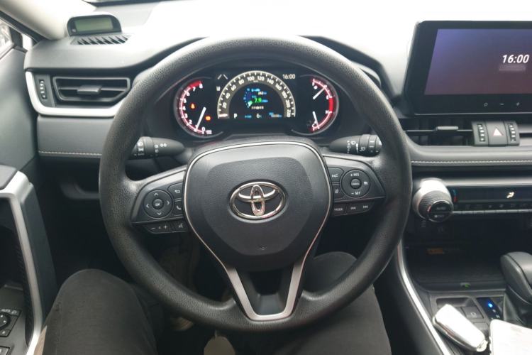 Used Toyota RAV4 2023 2.0L CVT Two-Wheel Drive Fashion Edition
