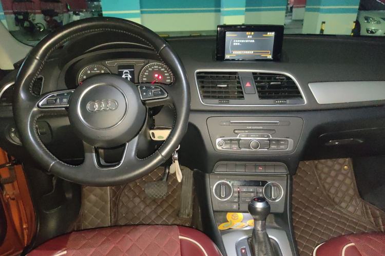 Used Audi Q3 2016 35 TFSI Fashion Model Center Console