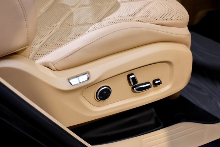 Used Chery T11 2026 Model 220 Rear-Drive Boya Giant-Screen Luxury Edition Interior 12