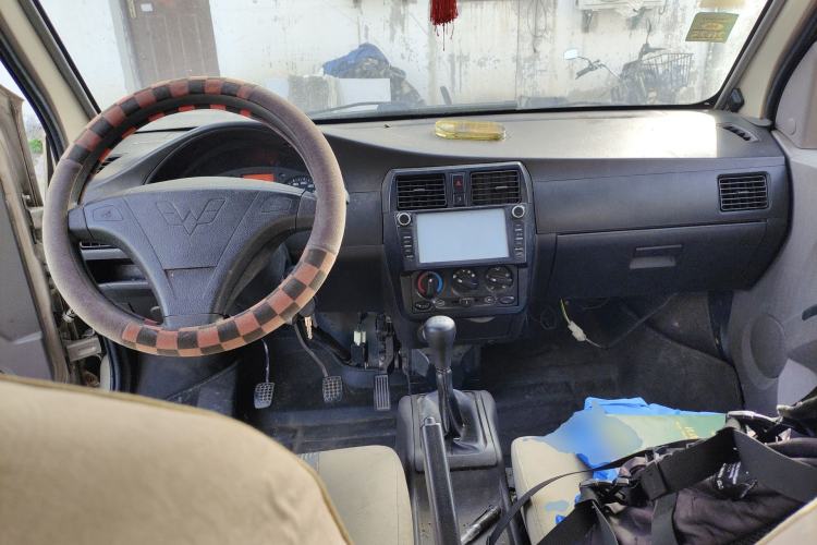 Used Wuling Rongguang 2012 1.5L Extended Standard Version Center Console