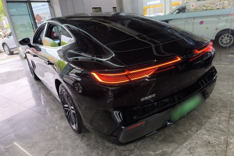 Used Geely Galaxy 8 2025 130km EM-i Prestige Edition Rear Left 45 Deg