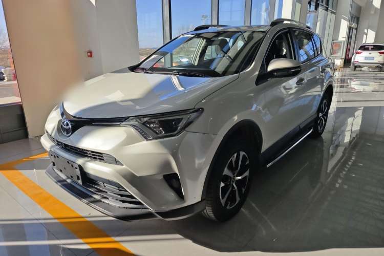 Used Toyota RAV4 2016 2.0L CVT Two-Wheel Drive Fashion Edition China V Standard