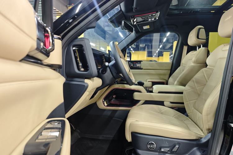 Used Formula Leopard Leopard 5 2023 Navigator Edition
