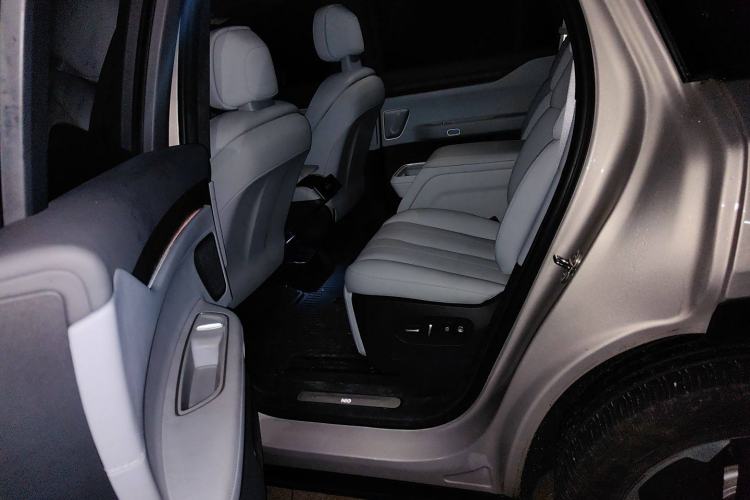 Used Nio ES8 2023 75 kWh Executive Edition
