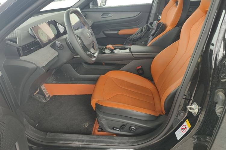 Used CHANGAN UNI-V 2025 Model Third-Generation 2.0T Dynamic Edition
