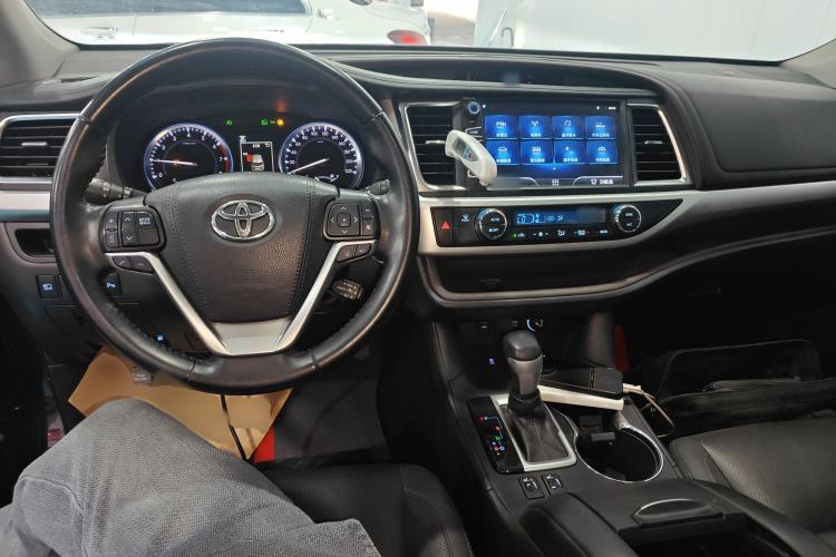 Used Toyota Highlander 2018 2.0T Four-Wheel Drive Luxury Version 7 Seats China VI Standard
