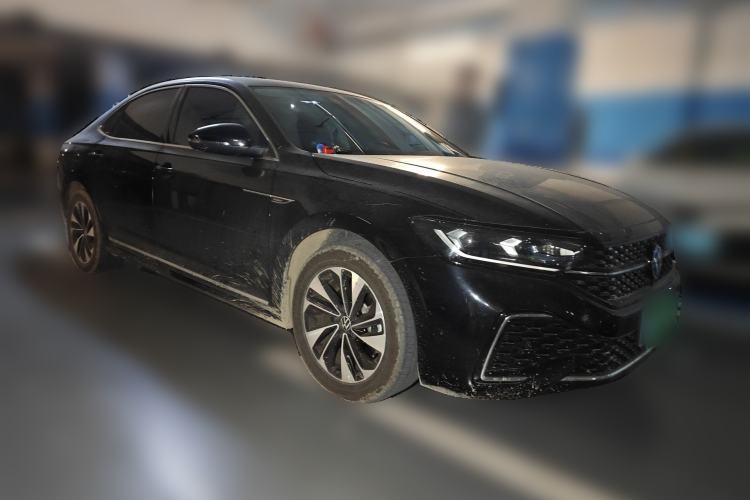 Used Volkswagen Passat 2023 330TSI Starry Elite Edition Front Right 45 Deg