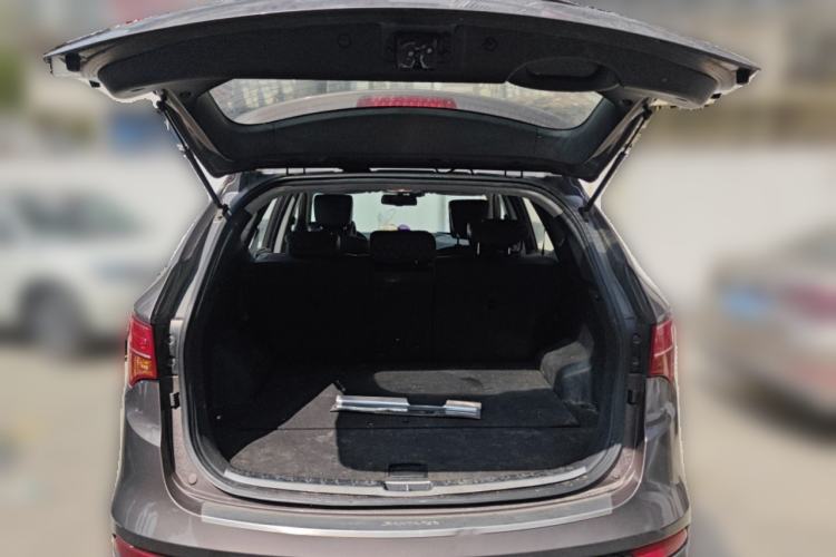 Used Hyundai Santa Fe 2013 2.4L Automatic Two-Wheel Drive Smart Version
