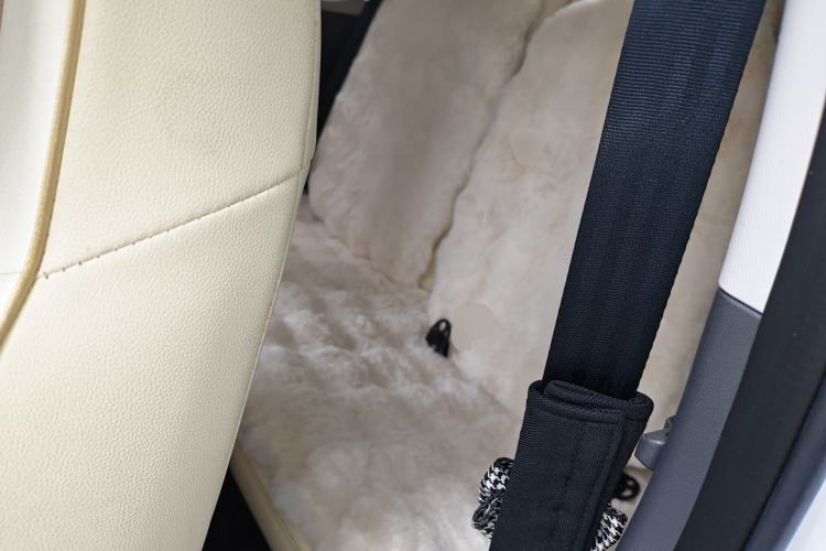 Used CHANGAN NEVO Lumin 2022 155 km – Refreshingly Sweet Edition Left Rear Seat