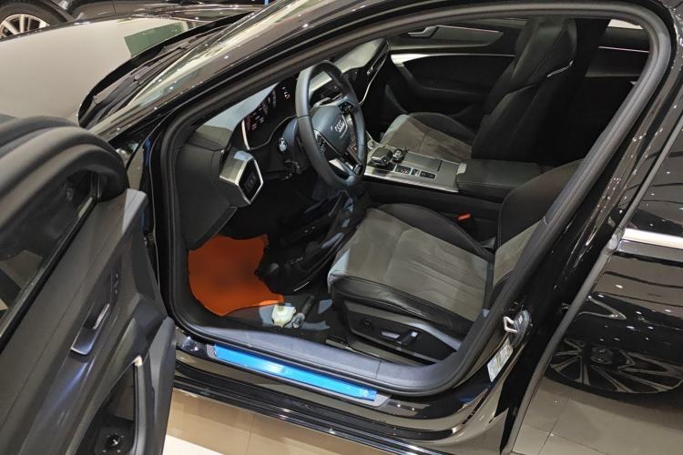 Used Audi A6L 2022 40 TFSI Luxury Dynamic Model
