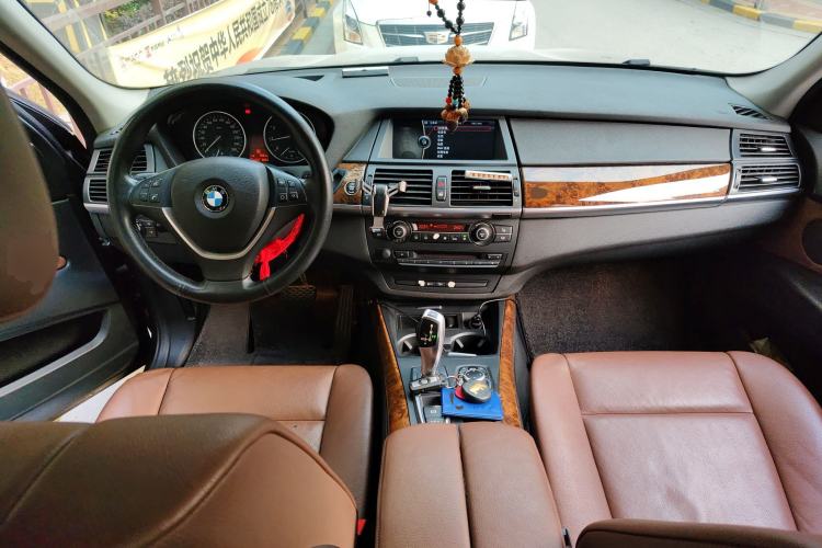 Used BMW X5 2011 xDrive35i Luxury Model
