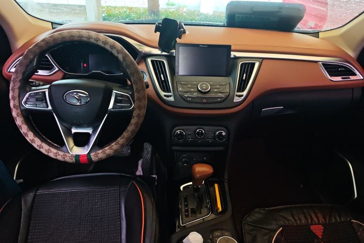 Used Soueast DX7 2018 1.5T Automatic Glory Edition Center Console