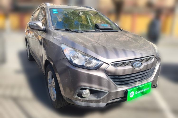 Used Hyundai ix35 2012 2.0L Automatic Two-Wheel Drive Elite Edition GLS Front Right 45 Deg