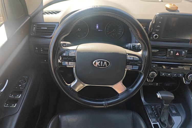 Used Kia KX7 2017 2.0L Automatic 2WD GLS 5-Seater
