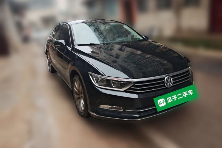 Used Volkswagen Magotan 2017 330TSI DSG Leading Model Front Right 45 Deg