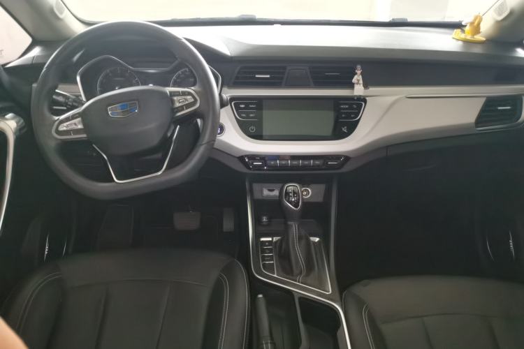 Used Geely Auto Vision X3 2019 Upgraded Model 1.5L CVT Prestige Version Center Console