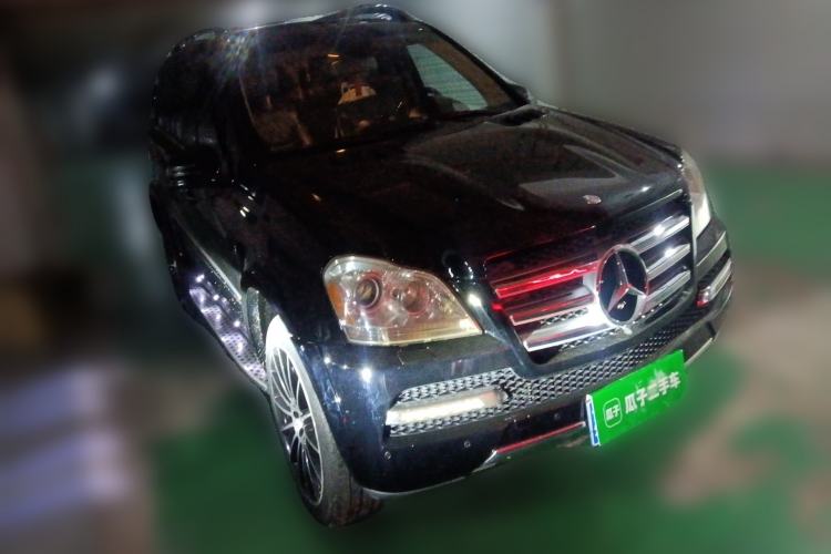 Used Mercedes-Benz GL-Class  Front Right 45 Deg