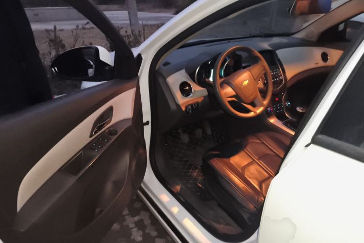 Used Chevrolet Cruze 2015 1.5L Classic SE MT
