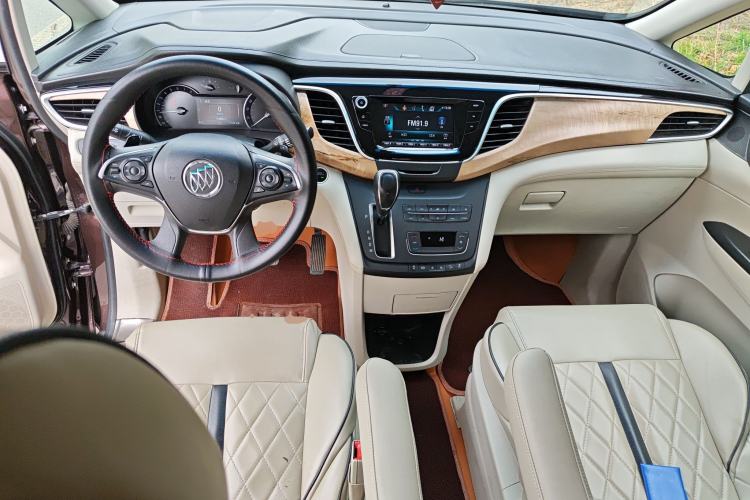 Used Buick GL8 2018 ES 28T Comfort Model China VI Standard Center Console