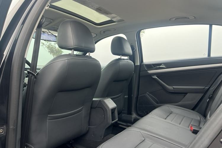 Used Volkswagen Lavida 2017 1.6L Automatic Comfort Edition