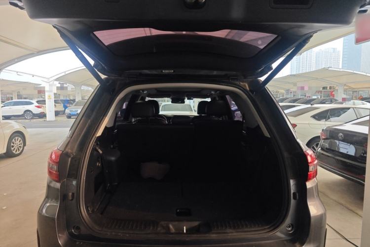 Used Changan CS95 2021 2.0T Two-Wheel Drive Luxury Version
