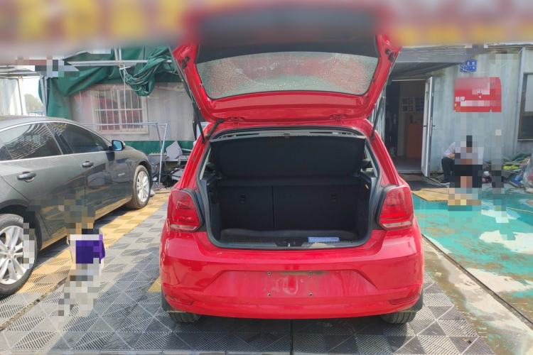 Used Volkswagen Polo 2016 1.6L Automatic Comfort Model
