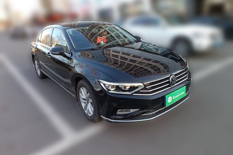 Used Volkswagen Magotan 2020 280TSI DSG Comfort Edition Front Right 45 Deg