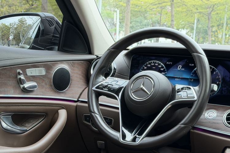 Used Mercedes-Benz E-Class New Energy 2022 Facelift E 350 e L Plug-in Hybrid Sedan Steering Wheel