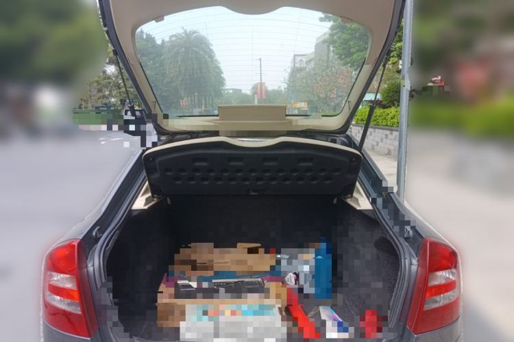 Used Skoda Octavia 2007 1.6L Automatic Elegance Edition Trunk