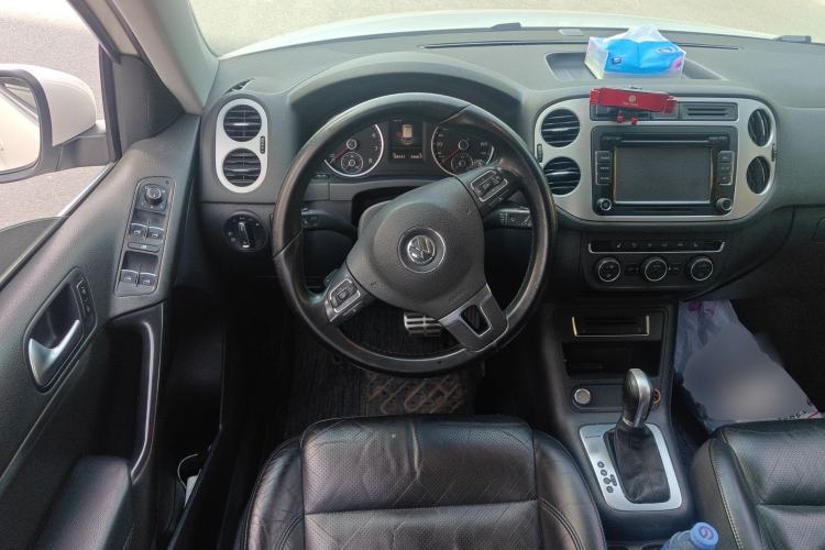 Used Volkswagen Tiguan 2015 1.8TSI Automatic All-Wheel-Drive Luxury Model Steering Wheel