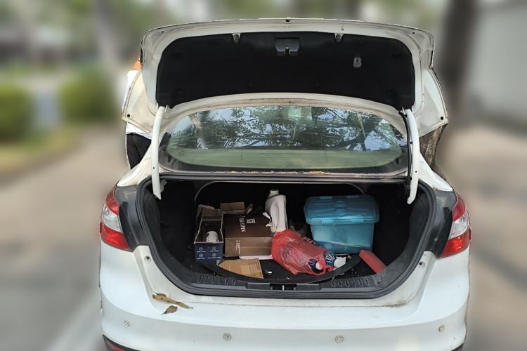 Used Ford Focus 2012 Sedan 1.6L Manual Comfort Model
