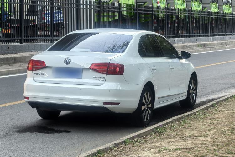 Used Volkswagen Sagitar 2017 230TSI Automatic Comfort Version