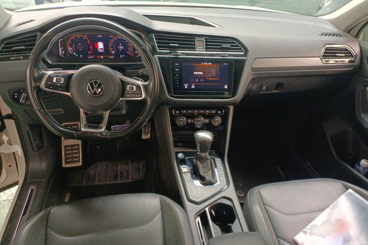 Used Volkswagen Tiguan L 2021 330TSI Automatic Two-Wheel Drive R-Line Enhanced Edition Center Console