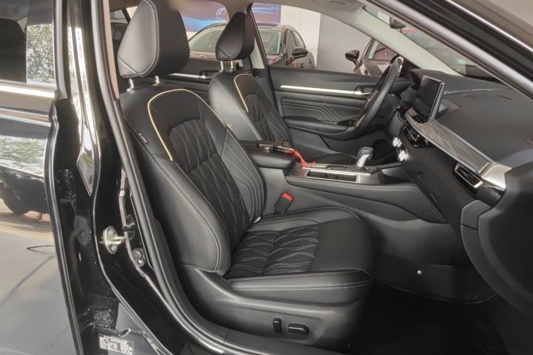 Used Nissan Teana 2022 2.0T XL Enjoyment Edition Right Front Seat