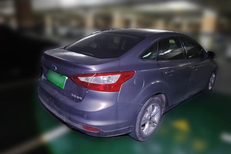 Used Ford Focus 2012 Sedan 1.6L Automatic Fashion Edition
