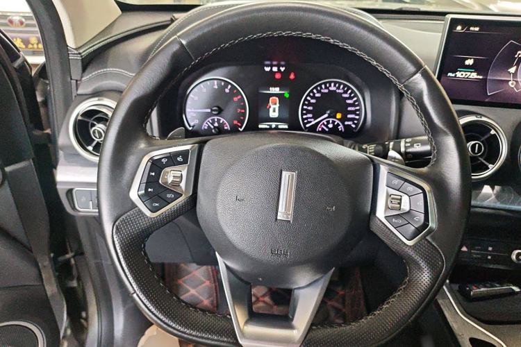 Used Wey VV5 2020 1.5T Two-Wheel Drive Color Pioneer Steering Wheel