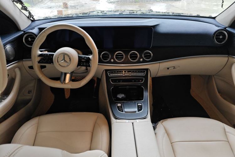 Used Mercedes-Benz E-Class 2022 Revised Version E 300 L Sport Luxury Edition Center Console