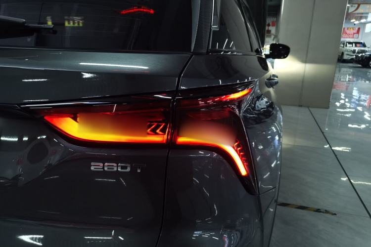 Used Changan CS75 PLUS 2022 1.5T Automatic Luxury Model
