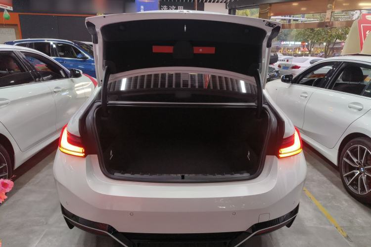 Used BMW i3 2024 eDrive 35 L
