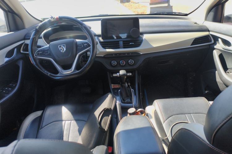 Used Baojun 360 2019 1.5L CVT Elite Version China VI Center Console
