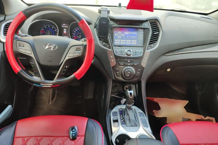 Used Hyundai Santa Fe 2015 2.0T Automatic Two-Wheel Drive Smart Version 5 Seats
