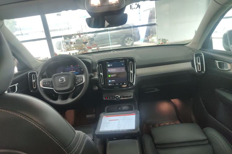 Used Volvo XC40 2024 B4 4x4 Smart Luxury Edition