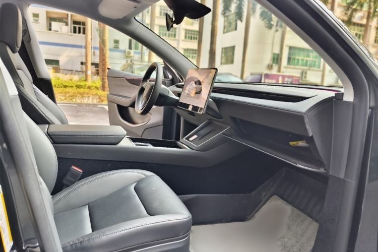 Used Tesla Model Y 2025 Rear-Wheel Drive First Edition